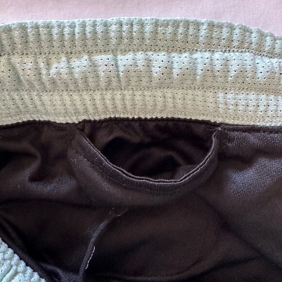 PINK by Victoria's Secret Size S Dot Green/Blue Track Shorts Lined - Picture 6 of 7